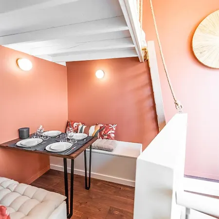 Bright Duplex In The Center Apartment