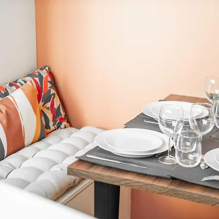 Downtown Apartment *